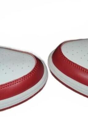 NIKE AIR JORDAN 1 CHICAGO LOWS 2025 RETRO BOYS SIZE 1Y DEADSTOCK NO BOX